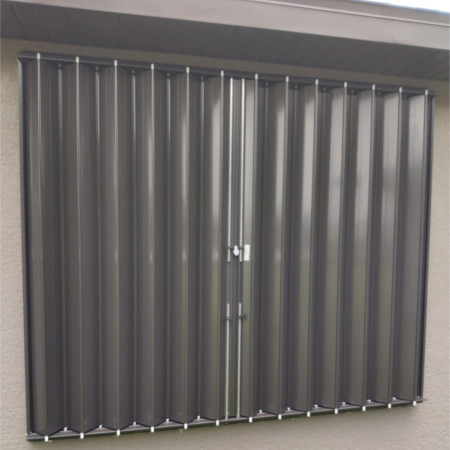 Maintaining accordion shutters